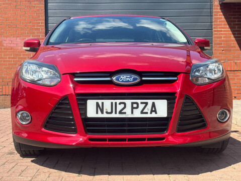 Ford Focus 1.6T EcoBoost Titanium Euro 5 (s/s) 5dr 2