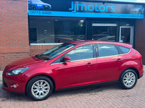 Ford Focus 1.6T EcoBoost Titanium Euro 5 (s/s) 5dr 16
