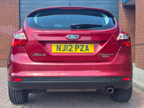 Ford Focus 1.6T EcoBoost Titanium Euro 5 (s/s) 5dr 17