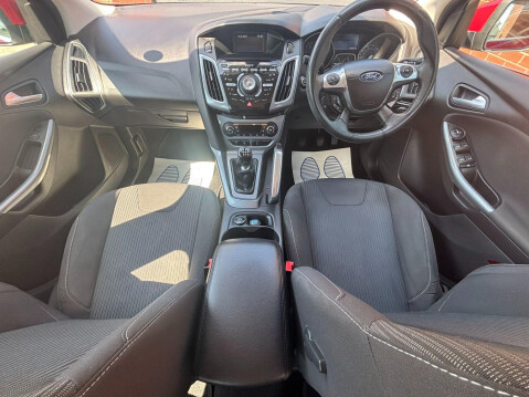Ford Focus 1.6T EcoBoost Titanium Euro 5 (s/s) 5dr 22