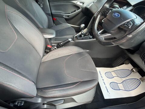 Ford Focus 1.0T EcoBoost ST-Line Euro 6 (s/s) 5dr 25