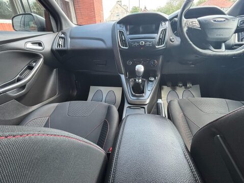 Ford Focus 1.0T EcoBoost ST-Line Euro 6 (s/s) 5dr 21