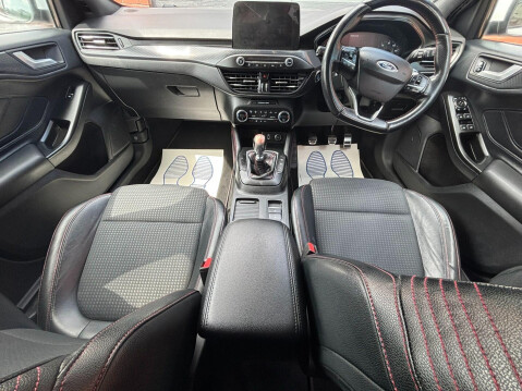 Ford Focus 1.0T EcoBoost ST-Line X Euro 6 (s/s) 5dr 23