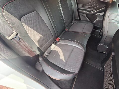 Ford Focus 1.0T EcoBoost ST-Line X Euro 6 (s/s) 5dr 29