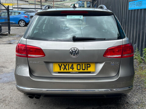 Volkswagen Passat 2.0 TDI BlueMotion Tech Executive Euro 5 (s/s) 5dr 6