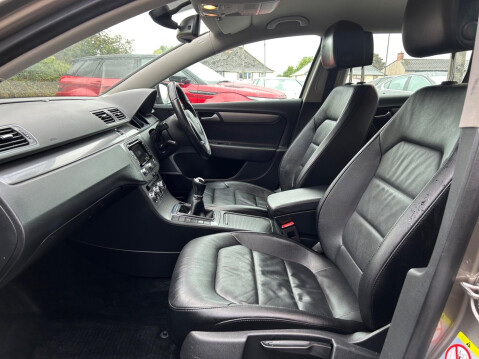 Volkswagen Passat 2.0 TDI BlueMotion Tech Executive Euro 5 (s/s) 5dr 32