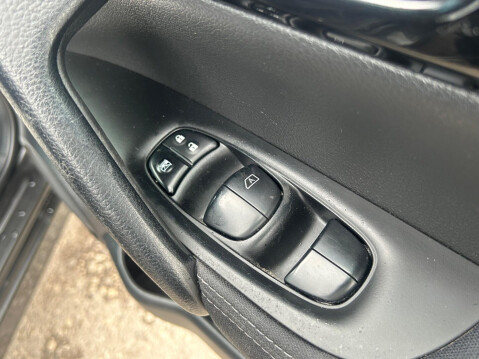 Nissan Qashqai 1.2 DIG-T Acenta Premium 2WD Euro 5 (s/s) 5dr 22