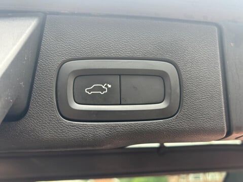 Volvo XC60 2.0 D4 Momentum Auto AWD Euro 6 (s/s) 5dr 43