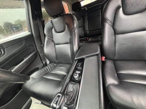 Volvo XC60 2.0 D4 Momentum Auto AWD Euro 6 (s/s) 5dr 56