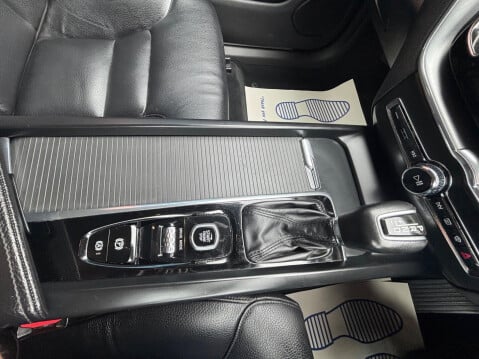 Volvo XC60 2.0 D4 Momentum Auto AWD Euro 6 (s/s) 5dr 62
