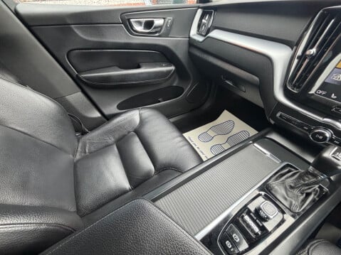 Volvo XC60 2.0 D4 Momentum Auto AWD Euro 6 (s/s) 5dr 63