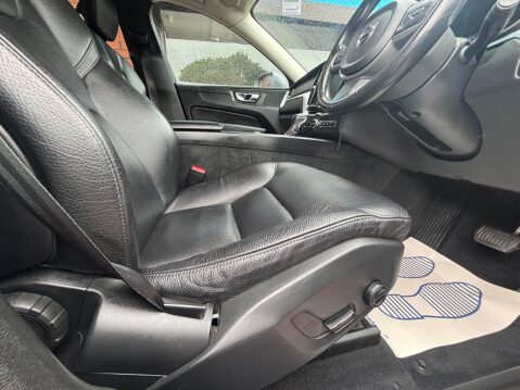 Volvo XC60 2.0 D4 Momentum Auto AWD Euro 6 (s/s) 5dr 32
