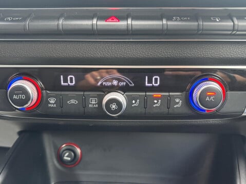 Audi A3 1.6 TDI Sport Euro 6 (s/s) 3dr (Nav) 27