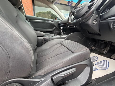 Audi A3 1.6 TDI Sport Euro 6 (s/s) 3dr (Nav) 31