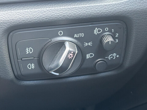 Audi A3 1.6 TDI Sport Euro 6 (s/s) 3dr (Nav) 33