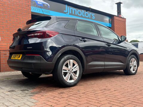 Vauxhall Grandland X 1.2 Turbo SE Euro 6 (s/s) 5dr 7