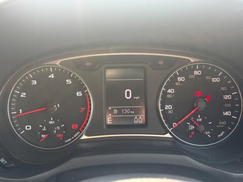 Audi A1 1.4 TFSI S line Euro 6 (s/s) 3dr 39