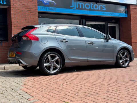 Volvo V40 2.0 D2 R-Design Euro 6 (s/s) 5dr 11