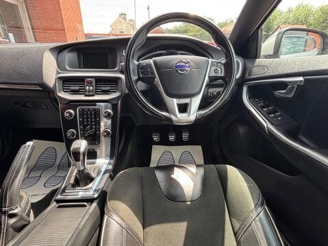 Volvo V40 2.0 D2 R-Design Euro 6 (s/s) 5dr 26