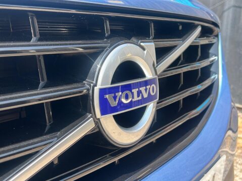 Volvo XC60 2.4 D4 R-Design Lux Nav Auto AWD Euro 6 (s/s) 5dr 10