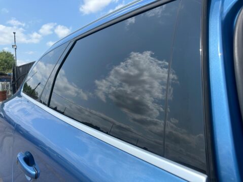 Volvo XC60 2.4 D4 R-Design Lux Nav Auto AWD Euro 6 (s/s) 5dr 43