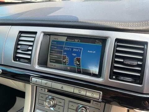 Jaguar XF 5.0 V8 Premium Luxury Auto Euro 5 4dr 30