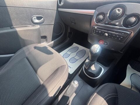 Renault Clio 1.2 I-Music Euro 5 3dr 19