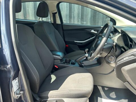 Ford Focus 1.6 TDCi Titanium Navigator Euro 5 (s/s) 5dr 11