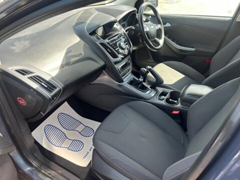 Ford Focus 1.6 TDCi Titanium Navigator Euro 5 (s/s) 5dr 15
