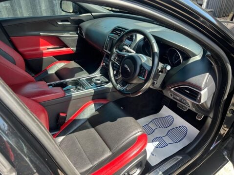 Jaguar XE 3.0 V6 S Auto Euro 6 (s/s) 4dr 10
