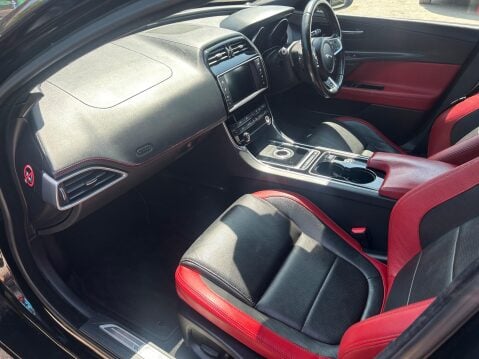 Jaguar XE 3.0 V6 S Auto Euro 6 (s/s) 4dr 23