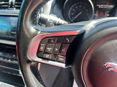 Jaguar XE 3.0 V6 S Auto Euro 6 (s/s) 4dr 29