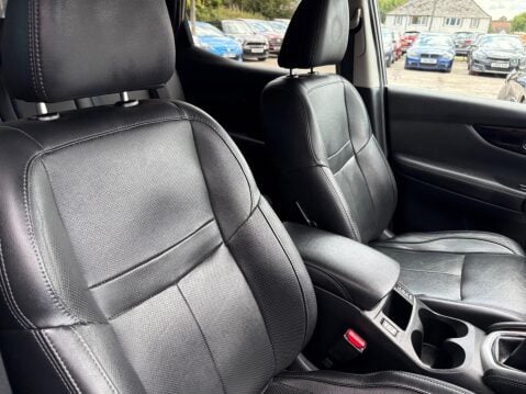 Nissan Qashqai 1.5 dCi Tekna 2WD Euro 6 (s/s) 5dr 17