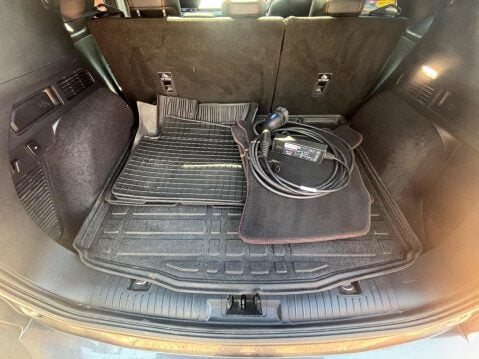 Ford Kuga 2.5 Duratec 14.4kWh ST-Line X Edition CVT Euro 6 (s/s) 5dr 47
