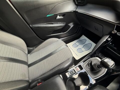 Peugeot 208 1.2 PureTech Allure Premium Euro 6 (s/s) 5dr 53