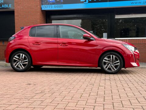 Peugeot 208 1.2 PureTech Allure Premium Euro 6 (s/s) 5dr 37