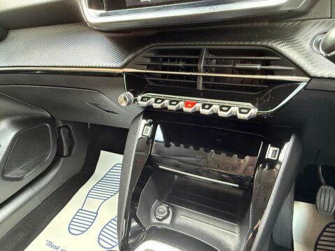 Peugeot 208 1.2 PureTech Allure Premium Euro 6 (s/s) 5dr 48