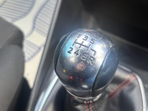 Ford Fiesta 1.0T EcoBoost ST-Line Euro 6 (s/s) 5dr 27