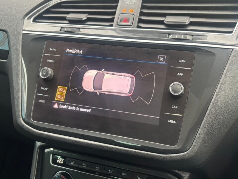 Volkswagen Tiguan 2.0 TDI SEL SUV 5dr Diesel DSG Euro 6 (s/s) (150 ps) 69