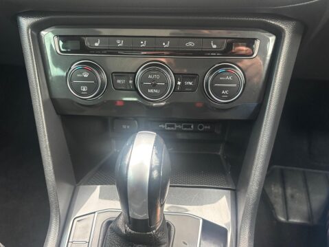 Volkswagen Tiguan 2.0 TDI SEL SUV 5dr Diesel DSG Euro 6 (s/s) (150 ps) 43
