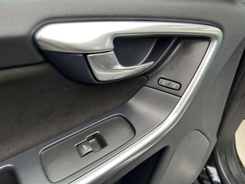 Volvo XC60 2.0 D4 R-Design Nav Euro 6 (s/s) 5dr 35