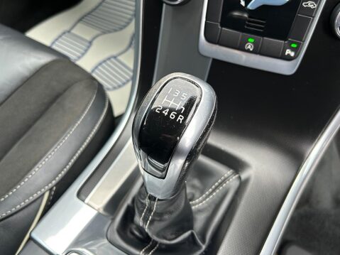 Volvo XC60 2.0 D4 R-Design Nav Euro 6 (s/s) 5dr 48