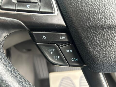 Ford Focus 1.0T EcoBoost Titanium Euro 6 (s/s) 5dr 27