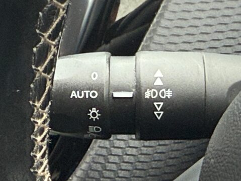 Peugeot 2008 1.2 PureTech Allure Euro 6 5dr 30