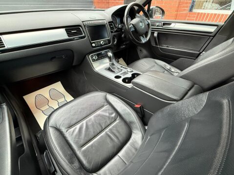 Volkswagen Touareg 3.0 TDI V6 BlueMotion Tech R-Line Tiptronic 4WD Euro 6 (s/s) 5dr 69