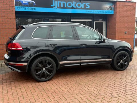 Volkswagen Touareg 3.0 TDI V6 BlueMotion Tech R-Line Tiptronic 4WD Euro 6 (s/s) 5dr 38