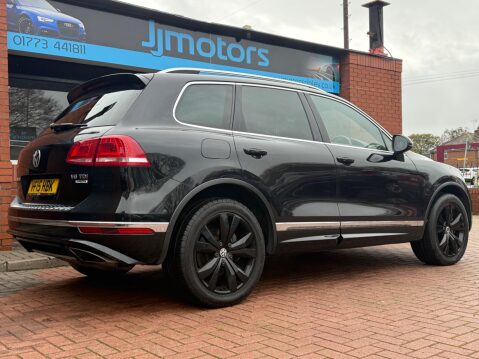 Volkswagen Touareg 3.0 TDI V6 BlueMotion Tech R-Line Tiptronic 4WD Euro 6 (s/s) 5dr 72