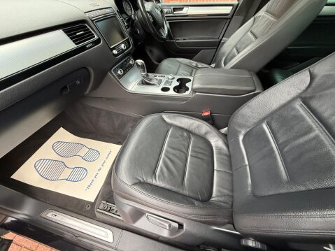 Volkswagen Touareg 3.0 TDI V6 BlueMotion Tech R-Line Tiptronic 4WD Euro 6 (s/s) 5dr 68