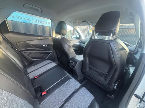 Peugeot 3008 1.2 PureTech Allure Euro 6 (s/s) 5dr 37