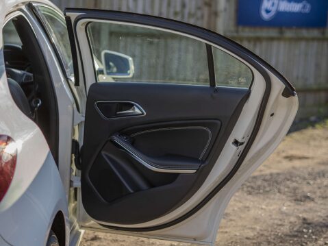 Mercedes-Benz A Class 1.6 A 180 Sport Executive 5dr 27